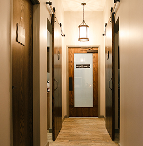 animal-eye-clinic-interior-hallway